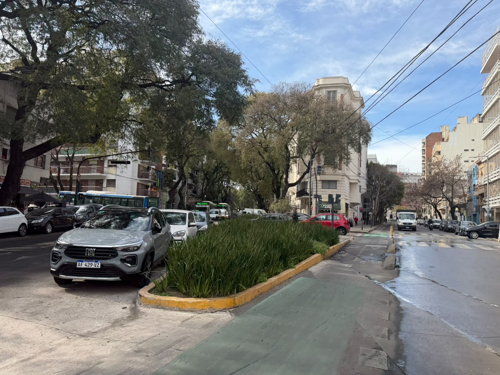 Avenida Warnes 123: las cuadras doradas que son furor en Villa Crespo hoy 2 avenida warnes 123 accion